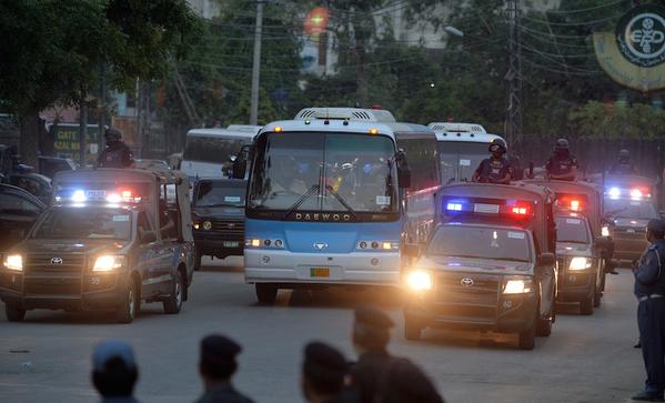 Zimbabwe Cricket Team on their way to Gaddafi Stadium under tight security for practice session